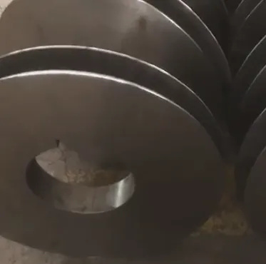 Paano Maiiwasan ang Madalas na Pagpapalit ng Blade? Ang Premium Round Knives ay Lumulutas sa Industrial Slitting Pain Points